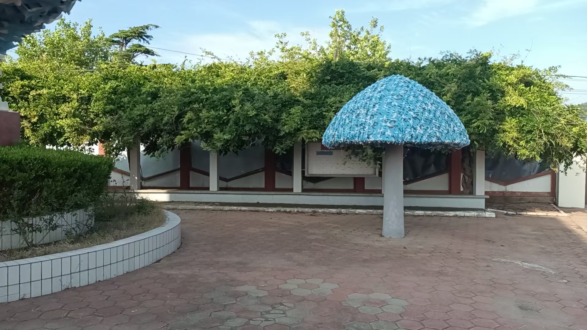 学校外景